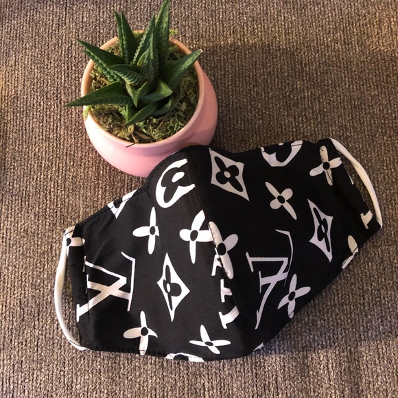 Brand new designer inspired face mask - Picture 2 of 2